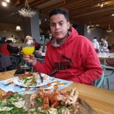 Quiero quedar contigo desfrutar contigo.