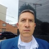 Abogado. Busco conocer gente. Conocer