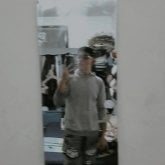 Estudiante. Lo que sea, no tengo tema.