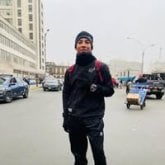 Trabajando. Mujeres jóvenes alegres.