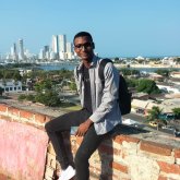 Mujer amable y responsable. Amable,