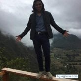 Encuentra Hombres solteros en Cayambe