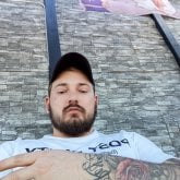 Camarero. Una mujer que quiera. Me gusta