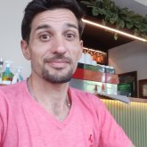 Comerciante. Busco hacer amistades.