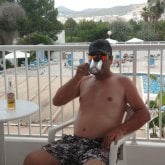 Oficial. Busco ligar. Busco mujer, edad