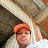 Empleado. Descomplicada y q este buena