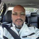 Electricista. Busco pareja. Mujer.