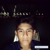 Trabajo. Busco pareja. Una mujer. Una