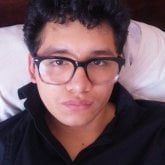 Estudiante. Soy alto, delgado. Hola