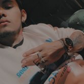 Trabajar. Buscó una chica carin̈osa.