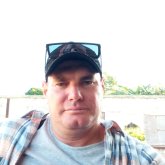 Abogado. Soy soltero mido 1.80 de