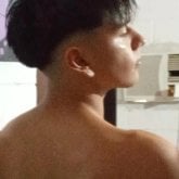 Estudiante. Mujeres entre 18-25, flacas,