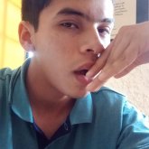 Estudiante. En busca de chicas lindas.