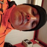 Durlero. Mujeres amistosas. Soltero en