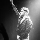 Que sea guapa y haga videollamada. Me