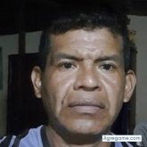 Busco pareja. Una mujer.