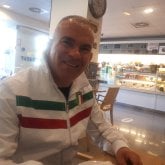 Busco ligar. Divertido  y buena persona.