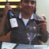 Penguino chico soltero en Union City