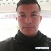 Busco pareja. Chicas solteras.. Una