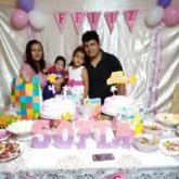 Mujeres guapas de cualquier edad.