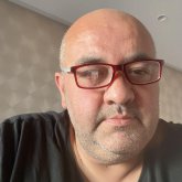 Empresario. Busco hacer amistades. Busco