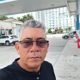 Hombres solteros y chicos solteros en West Palm Beach (Florida)