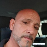 Busco pareja. Chica soltera. Una perdona