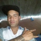 Chofer. Busco pareja. Mujeres.