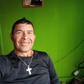 Una mujer delgada obio linda y con ganas