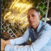 Busco ligar. Abierto y sociable. La