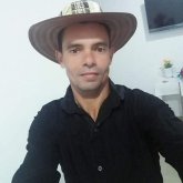 Amistad o una relación estable. Hola