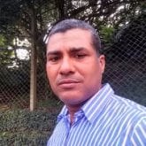 Divertida alegre responsable.