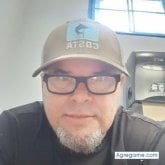 Encuentra Hombres solteros en Vega Alta