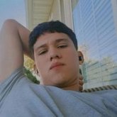 Una mujer bella hermosa  edad 22 años