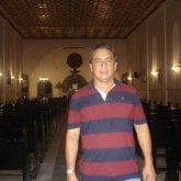 Empleado. Busco hacer amistades.