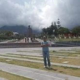 Mujeres, sin vicios. Feliz , divertido.