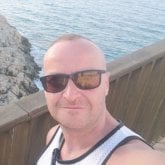 Hablar por correu genis4634. Alegre