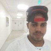 Encuentra Hombres solteros en Pedernales