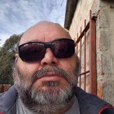 Electricista. Busco pareja. Mujeres.