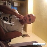Encuentra Hombres solteros en Gurabo
