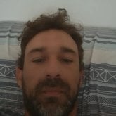 Busco ligar. Hombre buscando hombre que