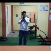 Busco pareja. Mujeres. Un hombre alegre