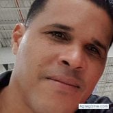 Encuentra Hombres solteros en Las Piedras