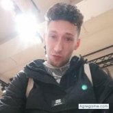 Si. Buena persona. Hacer deporte y