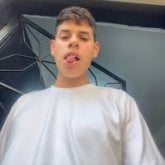 Busco amistad o relación. Soltero flaco