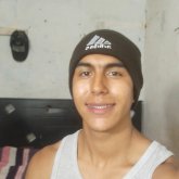 Trabajo y busco empleo. Busco conocer